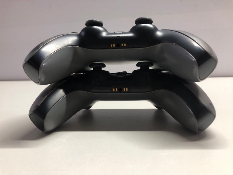 Lot 711  
            Nottingham SR1 - Delivery Only 

                
2 X PLAYSTATION 5 DUAL SENSE WIRELESS CONTROLLER (DAMAGED)