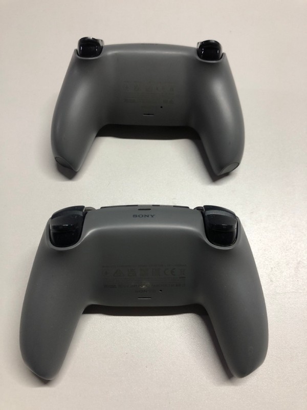 Lot 712  
            Nottingham SR1 - Delivery Only 

                
2 X PLAYSTATION 5 DUAL SENSE WIRELESS CONTROLLER (DAMAGED)