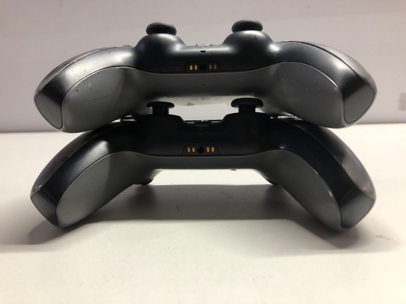 Lot 713  
            Nottingham SR1 - Delivery Only 

                
2 X PLAYSTATION 5 DUAL SENSE WIRELESS CONTROLLER (DAMAGED)