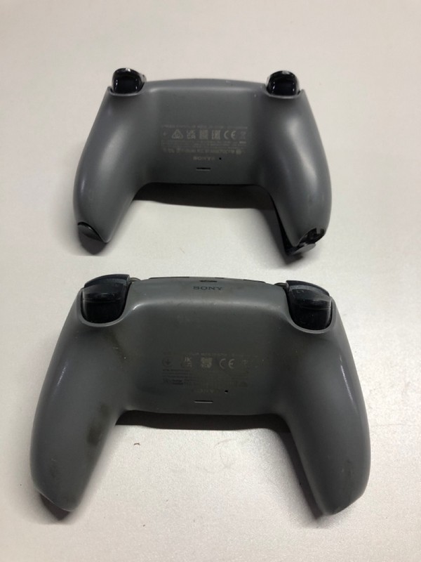 Lot 714  
            Nottingham SR1 - Delivery Only 

                
2 X PLAYSTATION 5 DUAL SENSE WIRELESS CONTROLLER (DAMAGED)