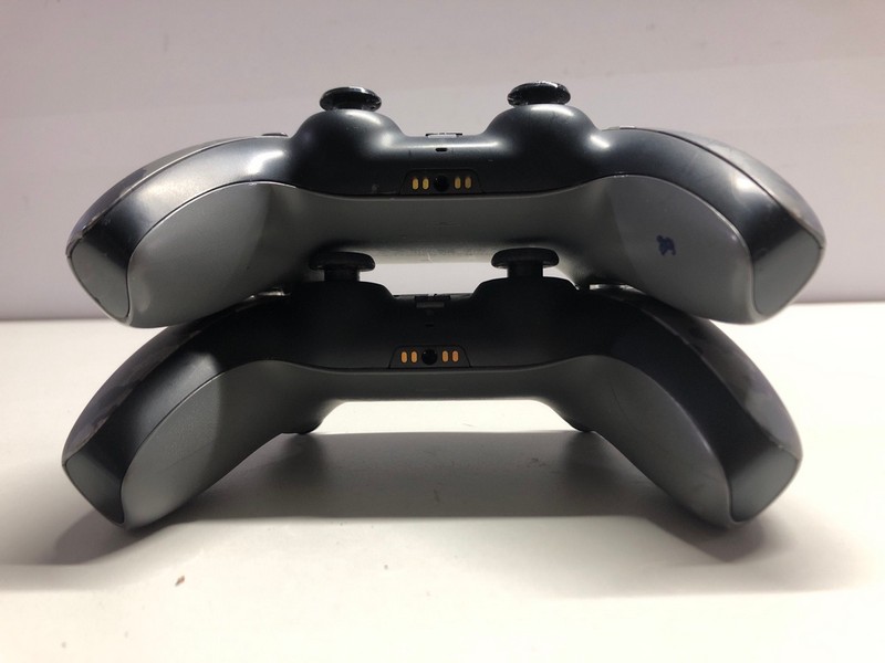 Lot 715  
            Nottingham SR1 - Delivery Only 

                
2 X PLAYSTATION 5 DUAL SENSE WIRELESS CONTROLLER (DAMAGED)
