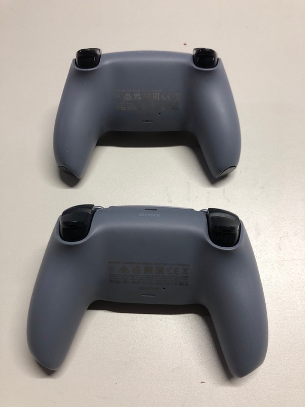 Lot 717  
            Nottingham SR1 - Delivery Only 

                
2 X PLAYSTATION 5 DUAL SENSE WIRELESS CONTROLLER (DAMAGED)