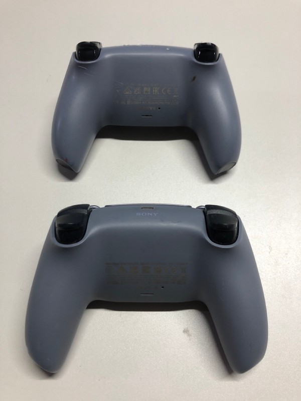 Lot 718  
            Nottingham SR1 - Delivery Only 

                
2 X PLAYSTATION 5 DUAL SENSE WIRELESS CONTROLLER (DAMAGED)