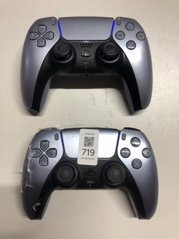 Lot 719  
            Nottingham SR1 - Delivery Only 

                
2 X PLAYSTATION 5 DUAL SENSE WIRELESS CONTROLLER (DAMAGED)