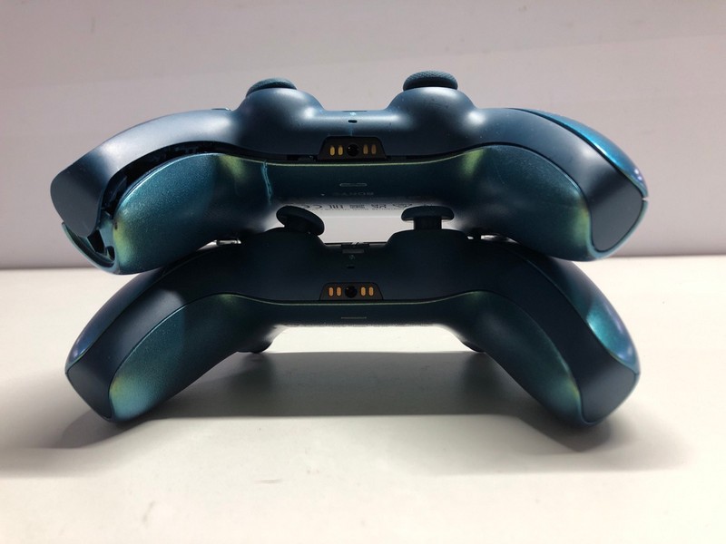 Lot 720  
            Nottingham SR1 - Delivery Only 

                
2 X PLAYSTATION 5 DUAL SENSE WIRELESS CONTROLLER (DAMAGED)
