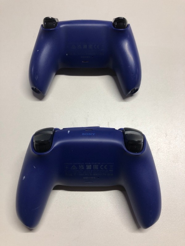Lot 721  
            Nottingham SR1 - Delivery Only 

                
2 X PLAYSTATION 5 DUAL SENSE WIRELESS CONTROLLER (DAMAGED)