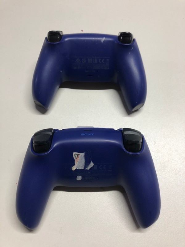 Lot 722  
            Nottingham SR1 - Delivery Only 

                
2 X PLAYSTATION 5 DUAL SENSE WIRELESS CONTROLLER (DAMAGED)
