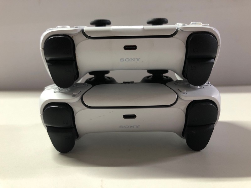Lot 726  
            Nottingham SR1 - Delivery Only 

                
2 X PLAYSTATION 5 DUAL SENSE WIRELESS CONTROLLER (DAMAGED)