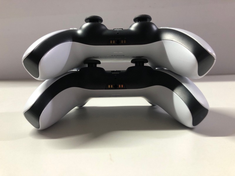 Lot 726  
            Nottingham SR1 - Delivery Only 

                
2 X PLAYSTATION 5 DUAL SENSE WIRELESS CONTROLLER (DAMAGED)