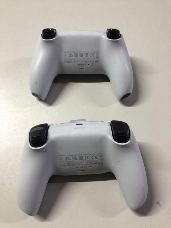 Lot 726  
            Nottingham SR1 - Delivery Only 

                
2 X PLAYSTATION 5 DUAL SENSE WIRELESS CONTROLLER (DAMAGED)