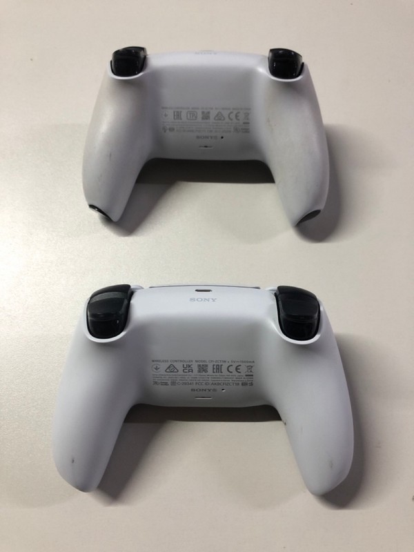 Lot 727  
            Nottingham SR1 - Delivery Only 

                
2 X PLAYSTATION 5 DUAL SENSE WIRELESS CONTROLLER (DAMAGED)