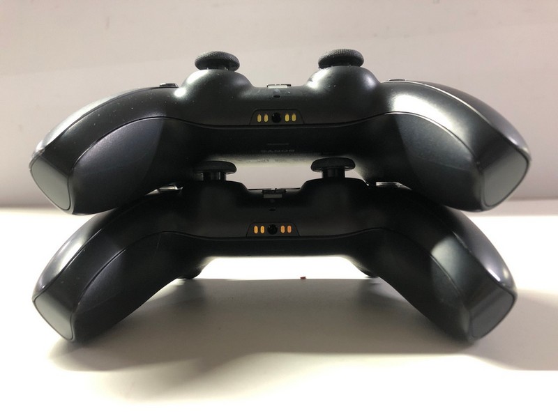 Lot 728  
            Nottingham SR1 - Delivery Only 

                
2 X PLAYSTATION 5 DUAL SENSE WIRELESS CONTROLLER (DAMAGED)