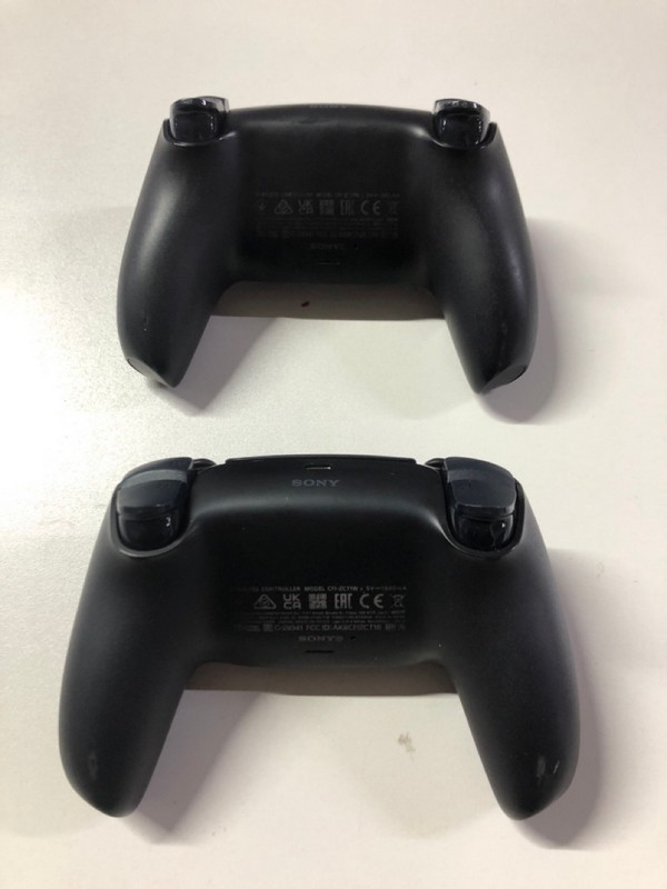 Lot 728  
            Nottingham SR1 - Delivery Only 

                
2 X PLAYSTATION 5 DUAL SENSE WIRELESS CONTROLLER (DAMAGED)