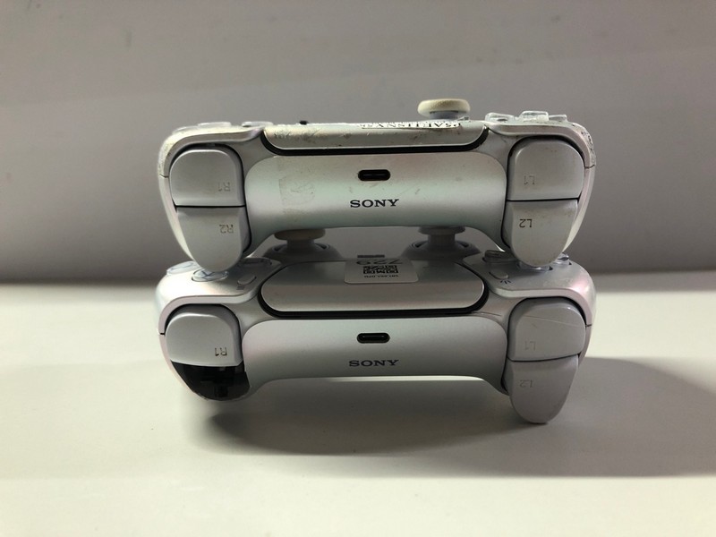 Lot 729  
            Nottingham SR1 - Delivery Only 

                
2 X PLAYSTATION 5 DUAL SENSE WIRELESS CONTROLLER (DAMAGED)