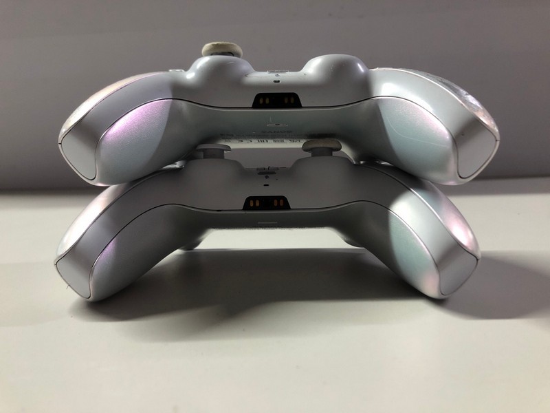 Lot 729  
            Nottingham SR1 - Delivery Only 

                
2 X PLAYSTATION 5 DUAL SENSE WIRELESS CONTROLLER (DAMAGED)
