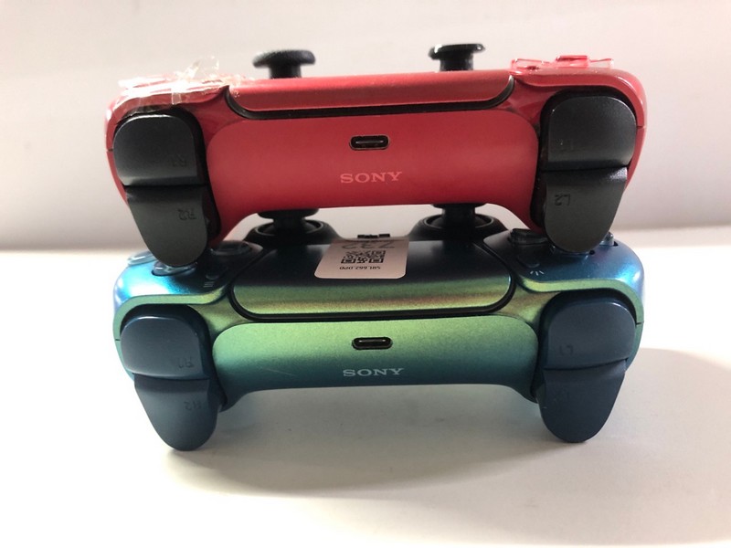 Lot 732  
            Nottingham SR1 - Delivery Only 

                
2 X PLAYSTATION 5 DUAL SENSE WIRELESS CONTROLLER (DAMAGED)