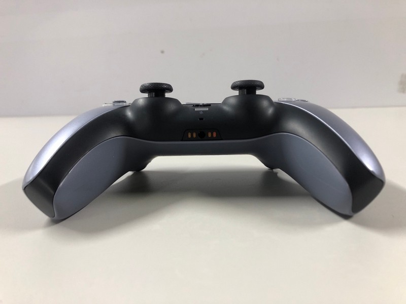 Lot 84  
            Nottingham SR1 - Delivery Only 

                
PLAYSTATION 5 DUAL SENSE WIRELESS CONTROLLER - STERLING SILVER - ORIGINAL RRP - £...