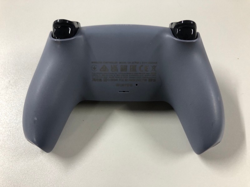 Lot 86  
            Nottingham SR1 - Delivery Only 

                
PLAYSTATION 5 DUAL SENSE WIRELESS CONTROLLER - STERLING SILVER - ORIGINAL RRP - £...