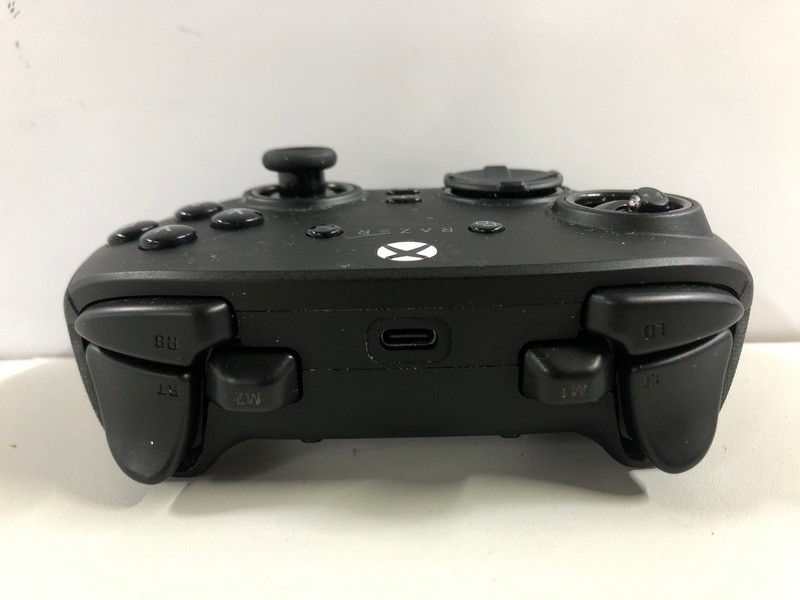 Lot 8  
            Nottingham SR1 - Delivery Only 

                
RAZER WOLVERINE V3 PRO WIRELESS GAMING CONTROLLER (XBOX & PC) - BLACK - ORIGINAL ...