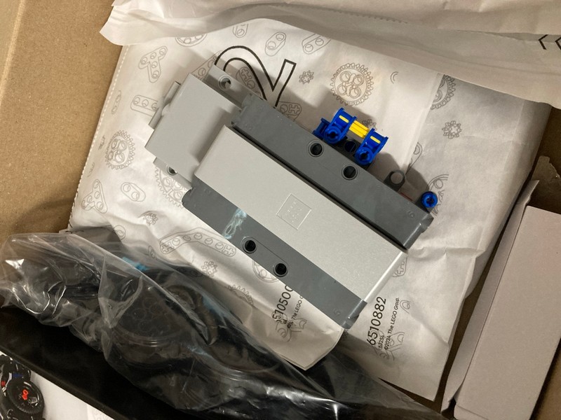 Lot 10  
            Nottingham SR3 - Delivery Only 

                
LEGO TECHNIC PORSCHE GT4 E-PERFORMANCE