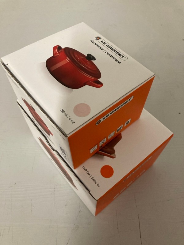 Lot 12  
            Nottingham SR3 - Delivery Only 

                
2 X LE CRUESET ITEMS TO INCLUDE MINI COCOTTE RONDE