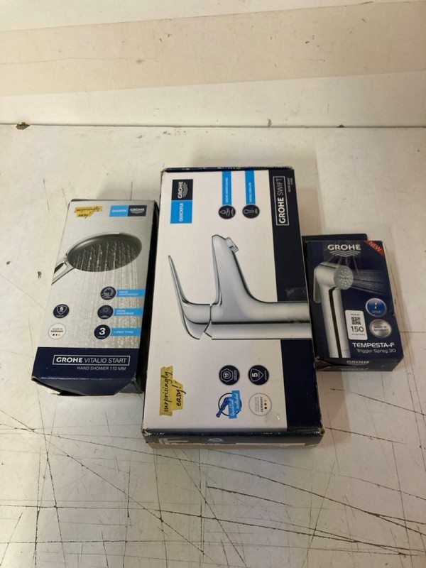 Lot 150  
            Nottingham SR3 - Delivery Only 

                
3 X ITEMS TO INCLUDE GROHE TEMPESTA F TRIGGER SPRAY 30