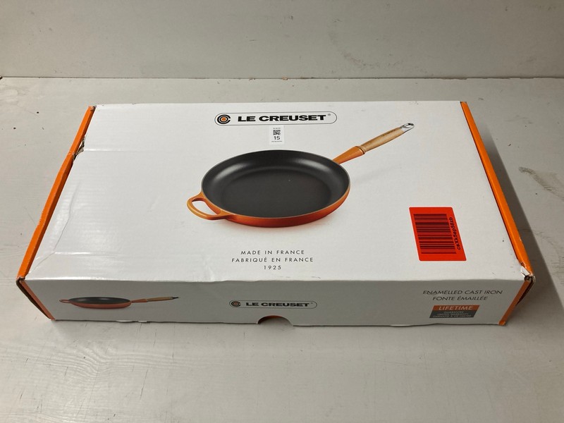 Lot 15  
            Nottingham SR3 - Delivery Only 

                
LE CREUSET WOODEN HANDLE FRYING PAN