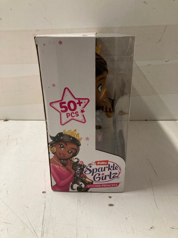 Lot 160  
            Nottingham SR3 - Delivery Only 

                
ZURU SPARKLE GIRLZ STYLING PRINCESS