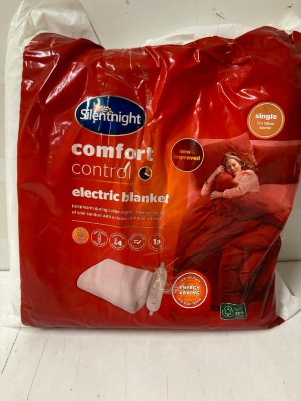 Lot 183  
            Nottingham SR3 - Delivery Only 

                
2 X SILENT NIGHT COMFORT CONTROL ELECTRIC BLANKET