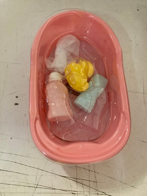 Lot 197  
            Nottingham SR3 - Delivery Only 

                
2 X ITEMS TO INCLUDE BABY WORLD DOLLS BATH SET