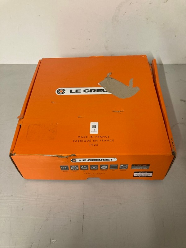 Lot 1  
            Nottingham SR3 - Delivery Only 

                
LE CREUSET WOK POT