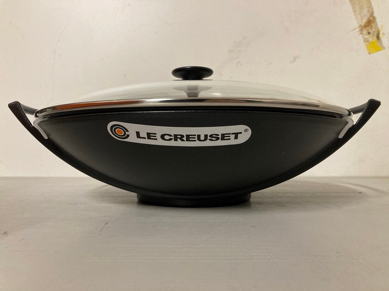 Lot 1  
            Nottingham SR3 - Delivery Only 

                
LE CREUSET WOK POT