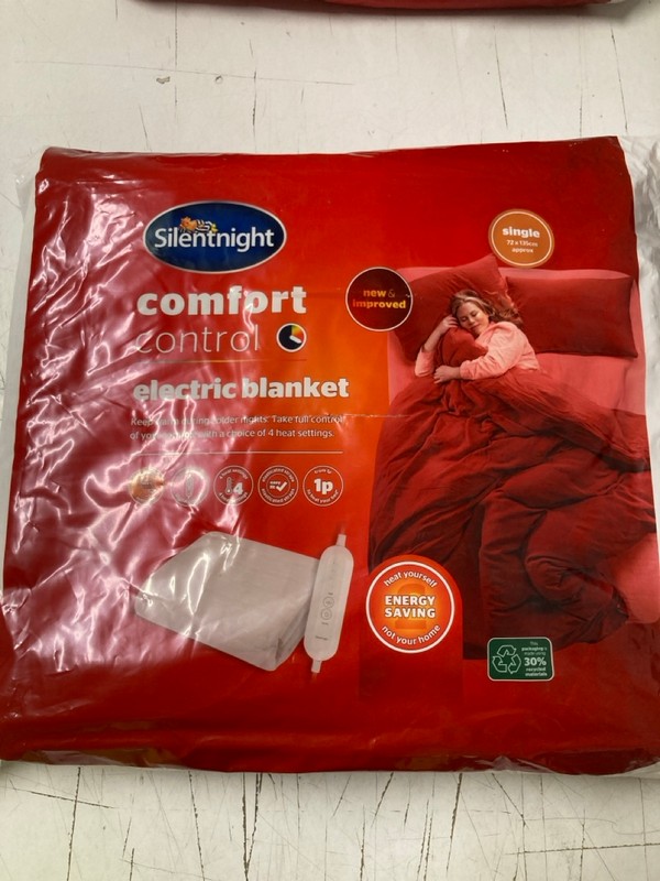 Lot 200  
            Nottingham SR3 - Delivery Only 

                
2 X SILENTNIGHT ELECTRIC BLANKET