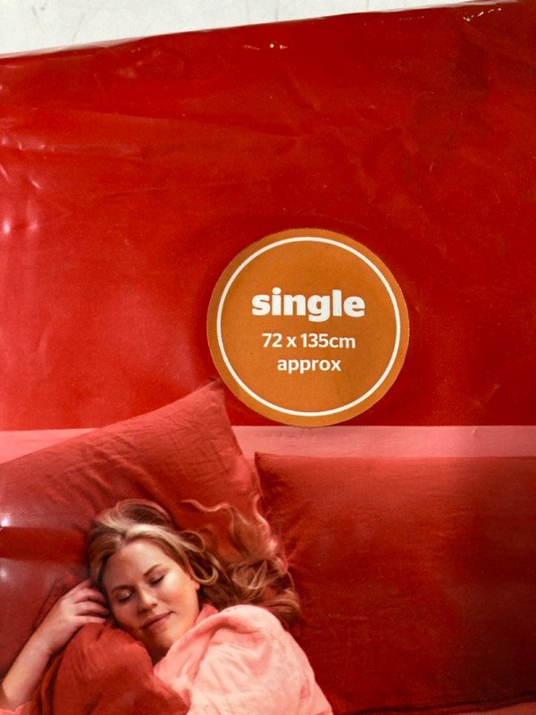 Lot 200  
            Nottingham SR3 - Delivery Only 

                
2 X SILENTNIGHT ELECTRIC BLANKET