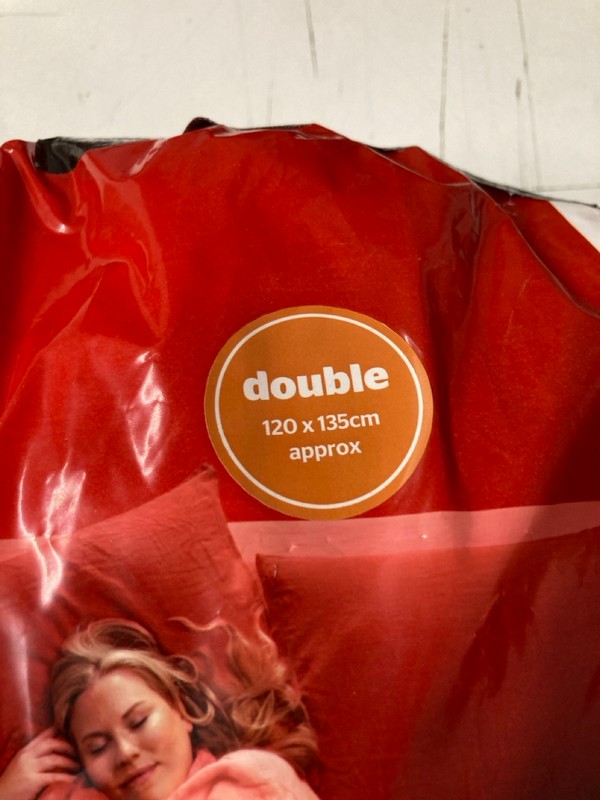 Lot 202  
            Nottingham SR3 - Delivery Only 

                
2 X SILENTNIGHT ELECTRIC BLANKET