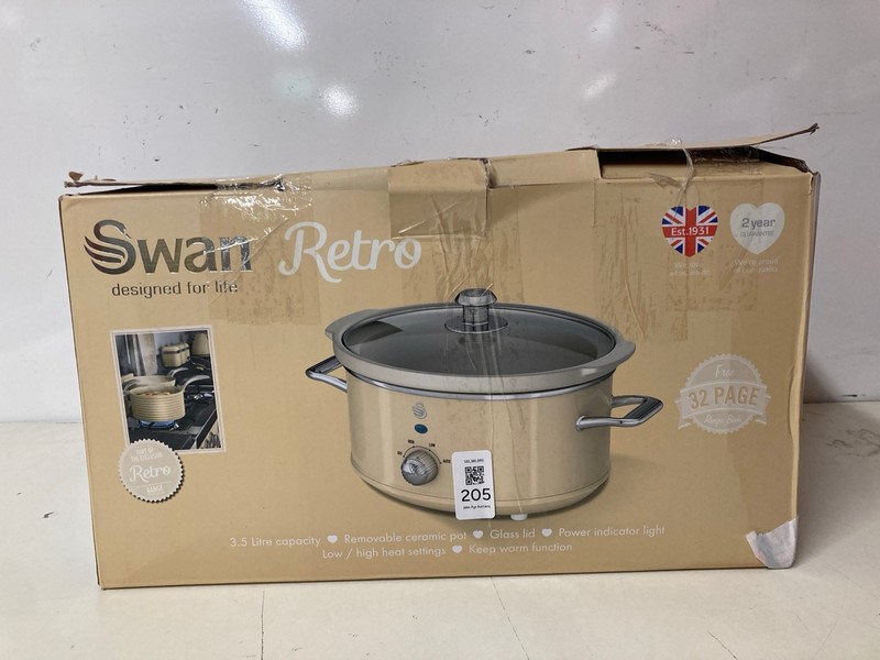 Lot 205  
            Nottingham SR3 - Delivery Only 

                
SWAN RETRO 3.5L SLOW KOOKER