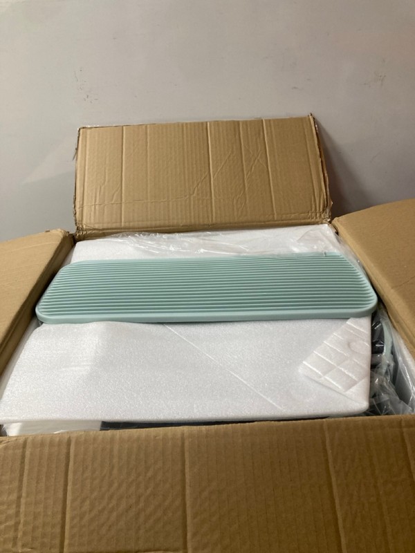 Lot 207  
            Nottingham SR3 - Delivery Only 

                
PAWHUT LITTER TRAY