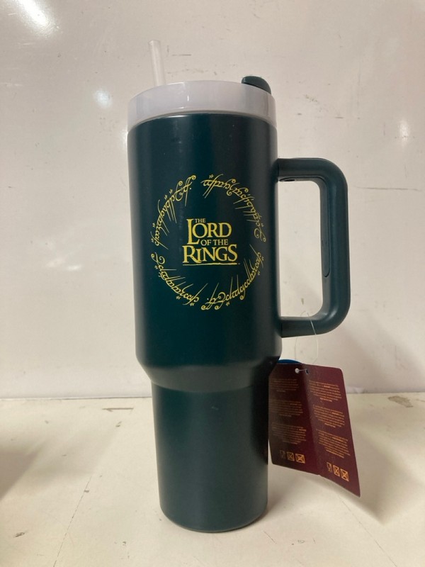 Lot 223  
            Nottingham SR3 - Delivery Only 

                
BOX OF ITEMS TO INCLUDE TRITAN SPORTS BOTTLE