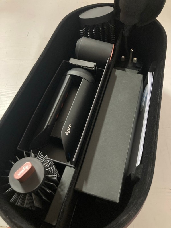 Lot 24  
            Nottingham SR3 - Delivery Only 

                
DYSON AIRWRAP CO-ANDA 2X STRAIGHT + WAVY HAIR CURLER