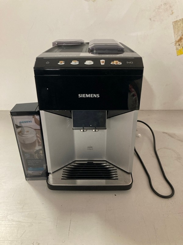 Lot 25  
            Nottingham SR3 - Delivery Only 

                
SIEMENS EQ500 INTEGRAL FULLY AUTOMATIC ESPRESSO MACHINE