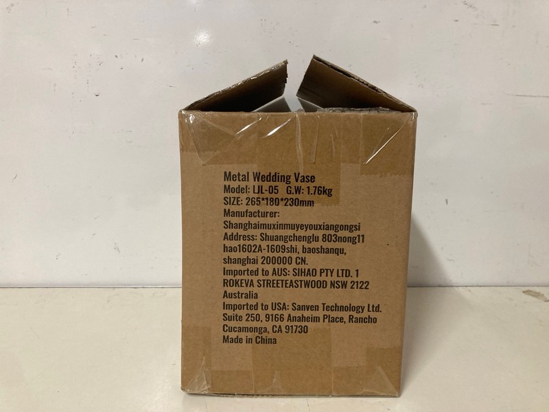 Lot 296  
            Nottingham SR3 - Delivery Only 

                
2 X ITEMS TO INCLUDE VEVOR METAL WEDDING VASE