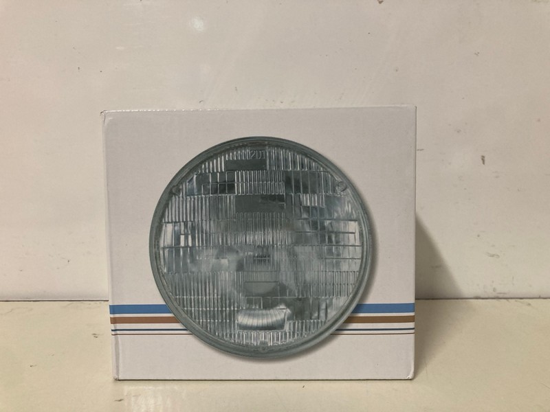 Lot 298  
            Nottingham SR3 - Delivery Only 

                
2 X ITEMS TO INCLUDE 7" SEALED BEAM HEADLAMP - Image 2