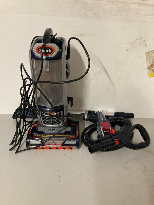 Lot 2  
            Nottingham SR3 - Delivery Only 

                
SHARK ANTI HAIR WRAP VACUUM CLEANER