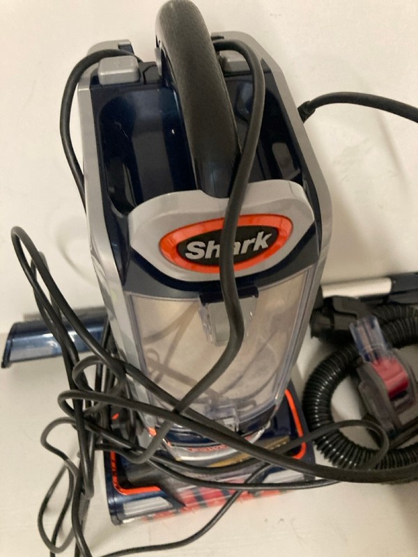 Lot 2  
            Nottingham SR3 - Delivery Only 

                
SHARK ANTI HAIR WRAP VACUUM CLEANER