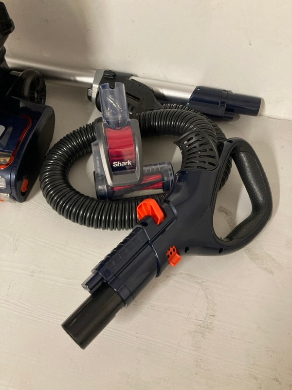 Lot 2  
            Nottingham SR3 - Delivery Only 

                
SHARK ANTI HAIR WRAP VACUUM CLEANER