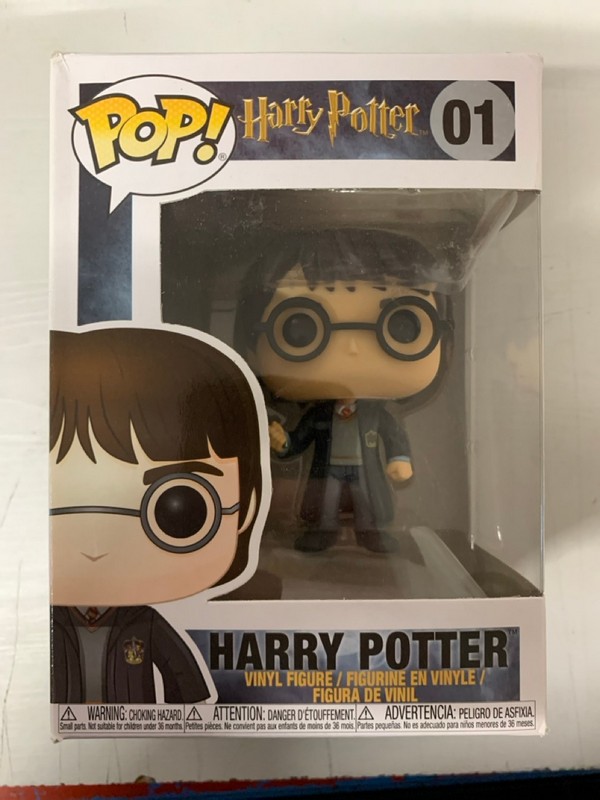 Lot 302  
            Nottingham SR3 - Delivery Only 

                
3 X  FUNKO POP FIGURES TO INCLUDE HARRY POTTER