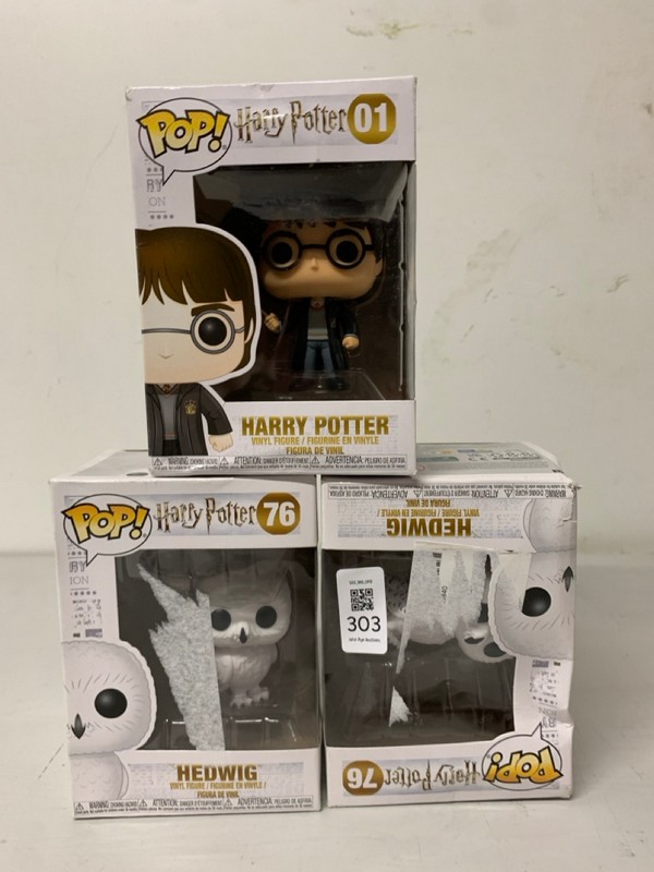 Lot 303  
            Nottingham SR3 - Delivery Only 

                
3 X  FUNKO POP FIGURES TO INCLUDE HARRY POTTER