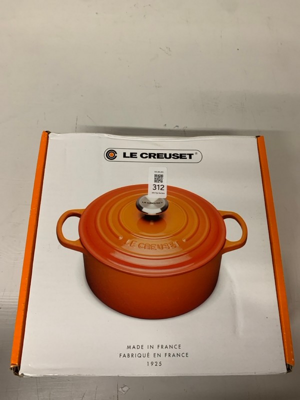 Lot 312  
            Nottingham SR3 - Delivery Only 

                
LE CREUSET POT