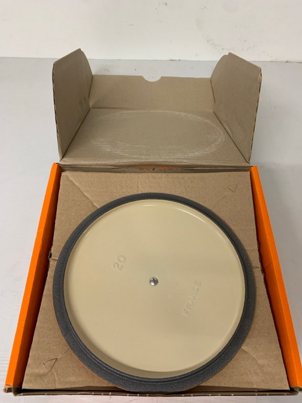 Lot 312  
            Nottingham SR3 - Delivery Only 

                
LE CREUSET POT