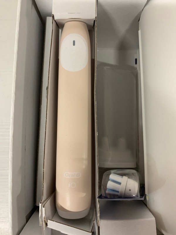 Lot 324  
            Nottingham SR3 - Delivery Only 

                
ORAL-B IO SERIES 2 TOOTHBRUSH